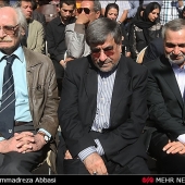 حضور محمود دولت آبادی در مراسم تشییع استاد محمدرضا لطفی
