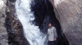 

آبشار بید در اوایل فصل بهار