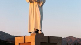 مجسمه ابوالفضل بیهقی، ارتفاع 7 متر، نصب در پارک ایرانیان توحید شهر سبزوار، کاری از هادی عارفی هنرمند مجسمه ساز سبزواری